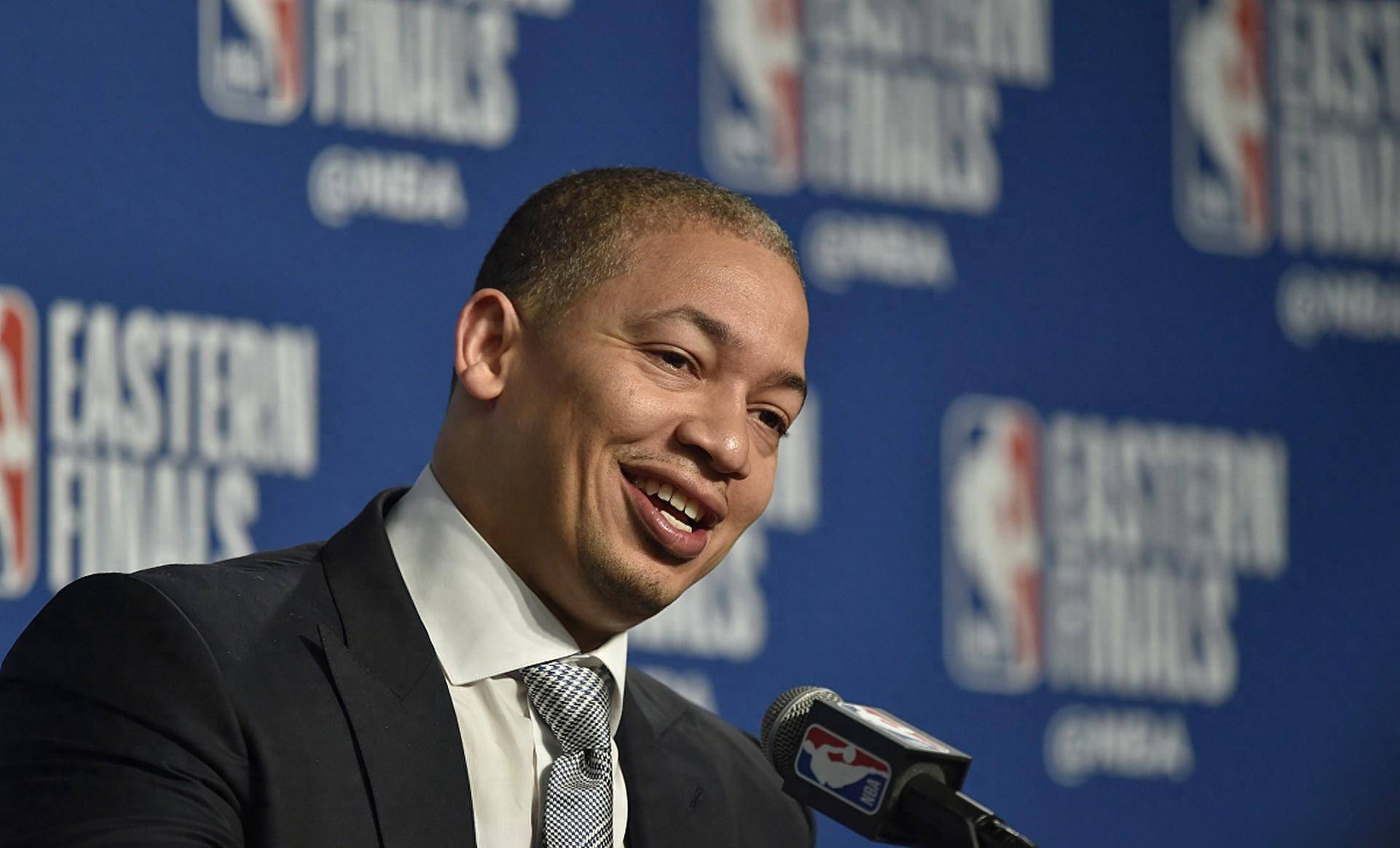 风云突变！瓦伦西亚冲刺阶段更衣室发声，NBA常规赛版图或变，质疑声仍在，年轻球员得到机会