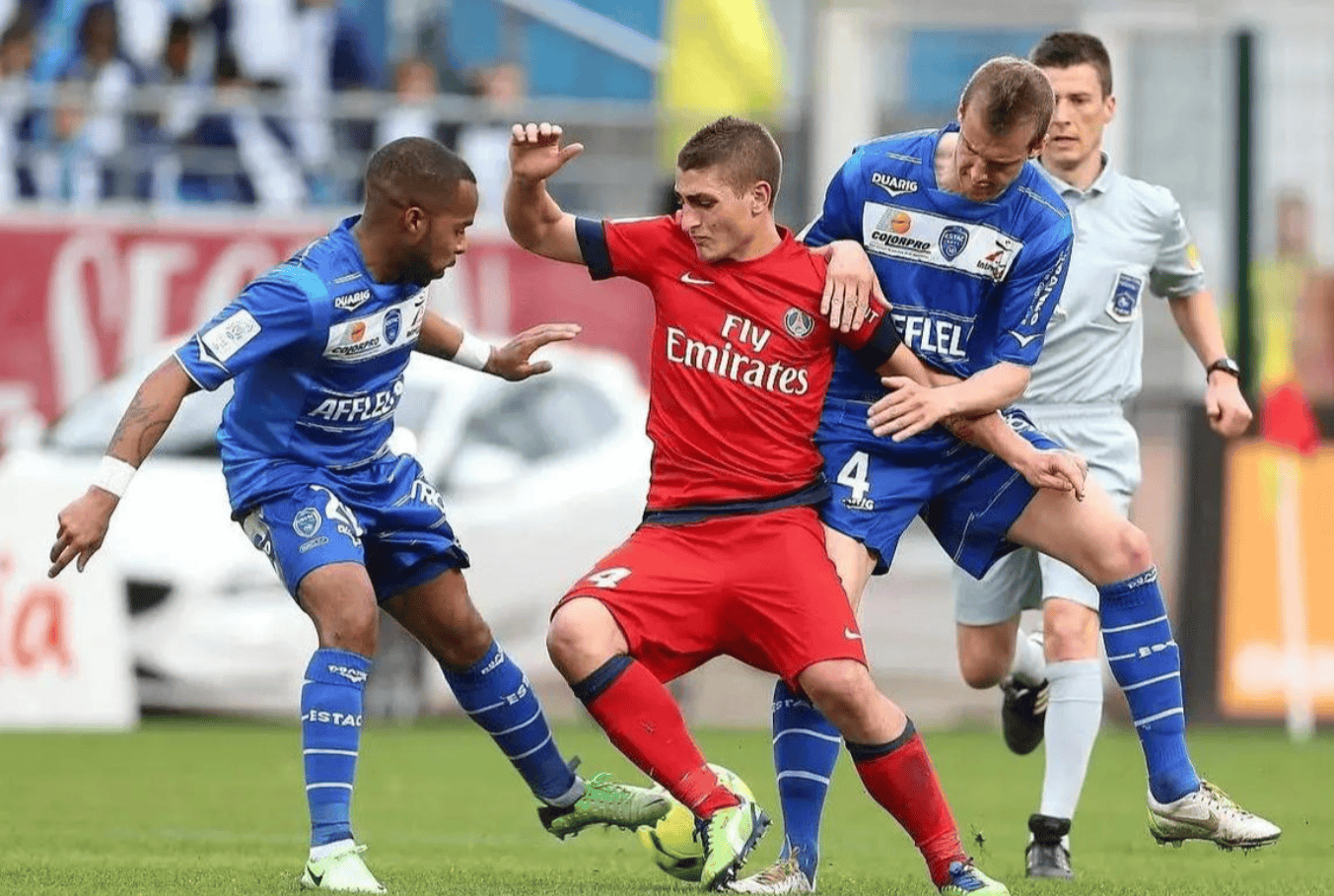 赛前体能课后；本菲卡豪取连胜备战法国杯；赛场秩序良好；更衣室氛围转暖-开云体育官网