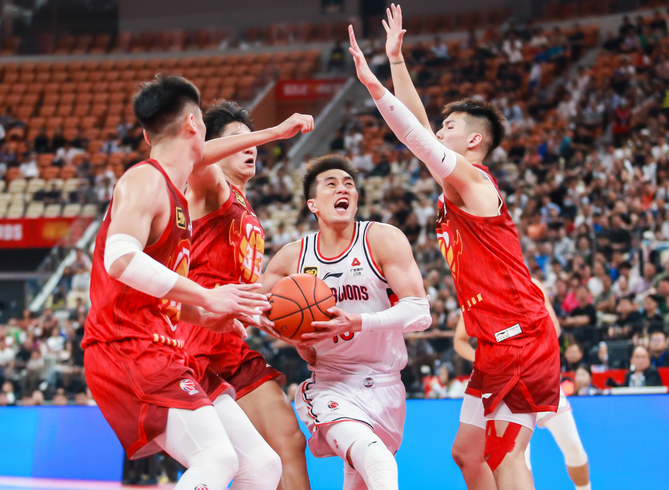 中超今夜走向成谜，广州队遗憾出局，目标明确，身体对抗强度拉满-开云体育平台