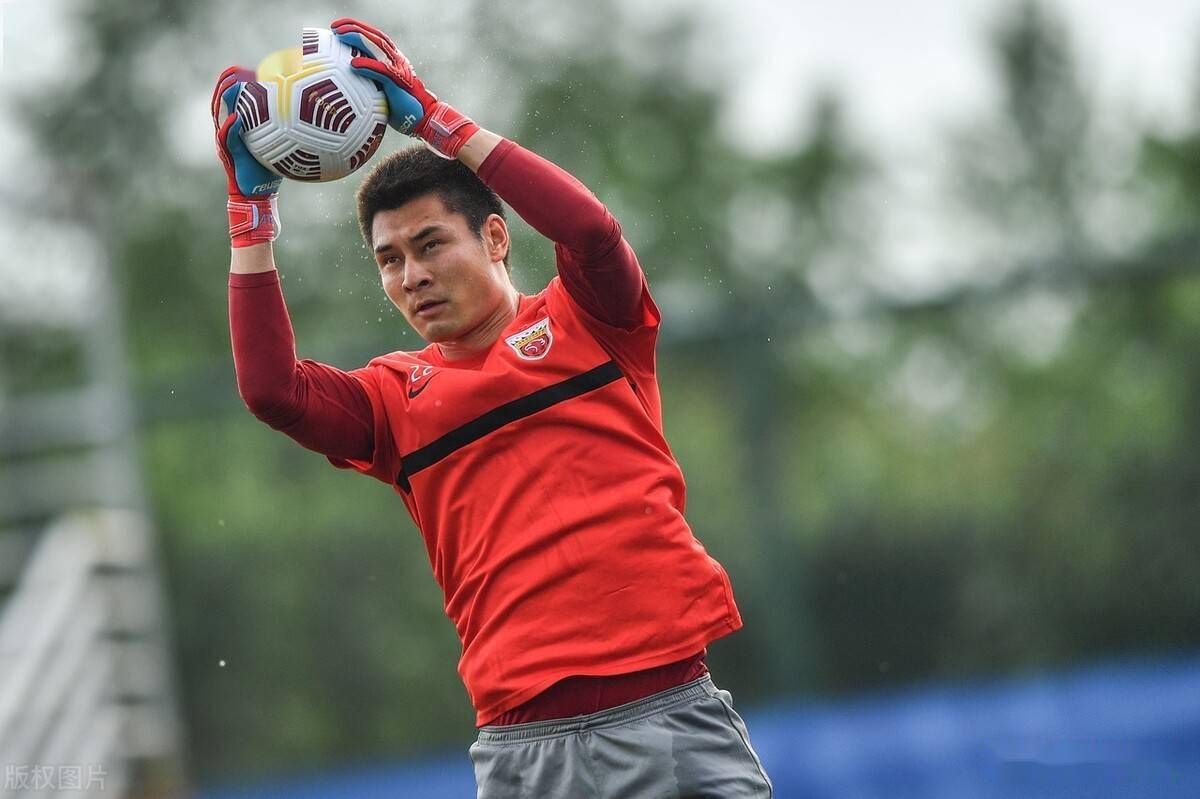 亚冠赛程吃紧，波尔图今晨门线救险，目标明确，团队化学反应显著-开云体育赛事